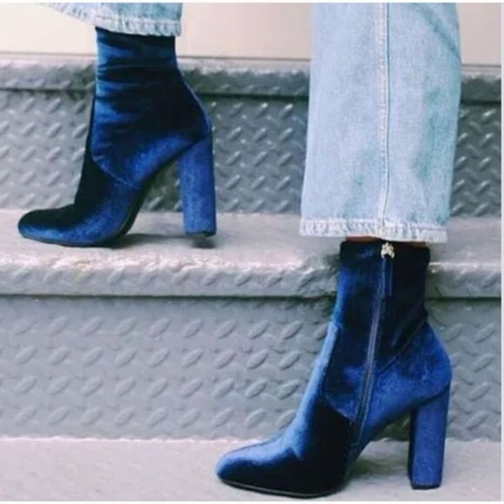 STEVE MADDEN Blue Velvet Sock Boot